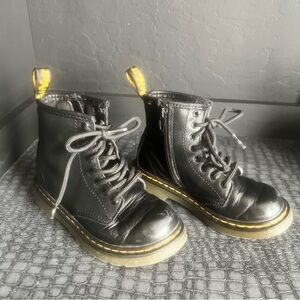 Dr Martens kids boots Size: 12 US Color :Black